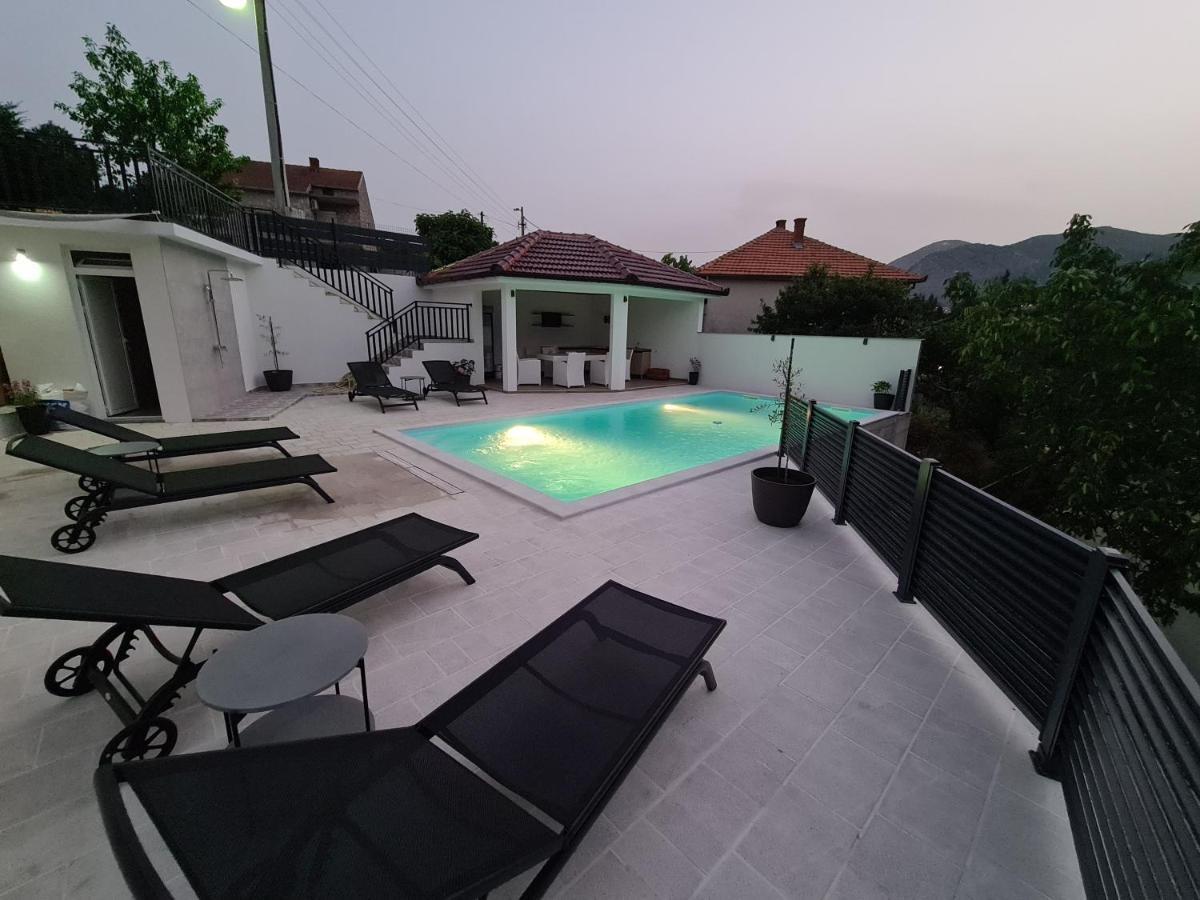 Studio Apartmani Milovic Требинье Экстерьер фото