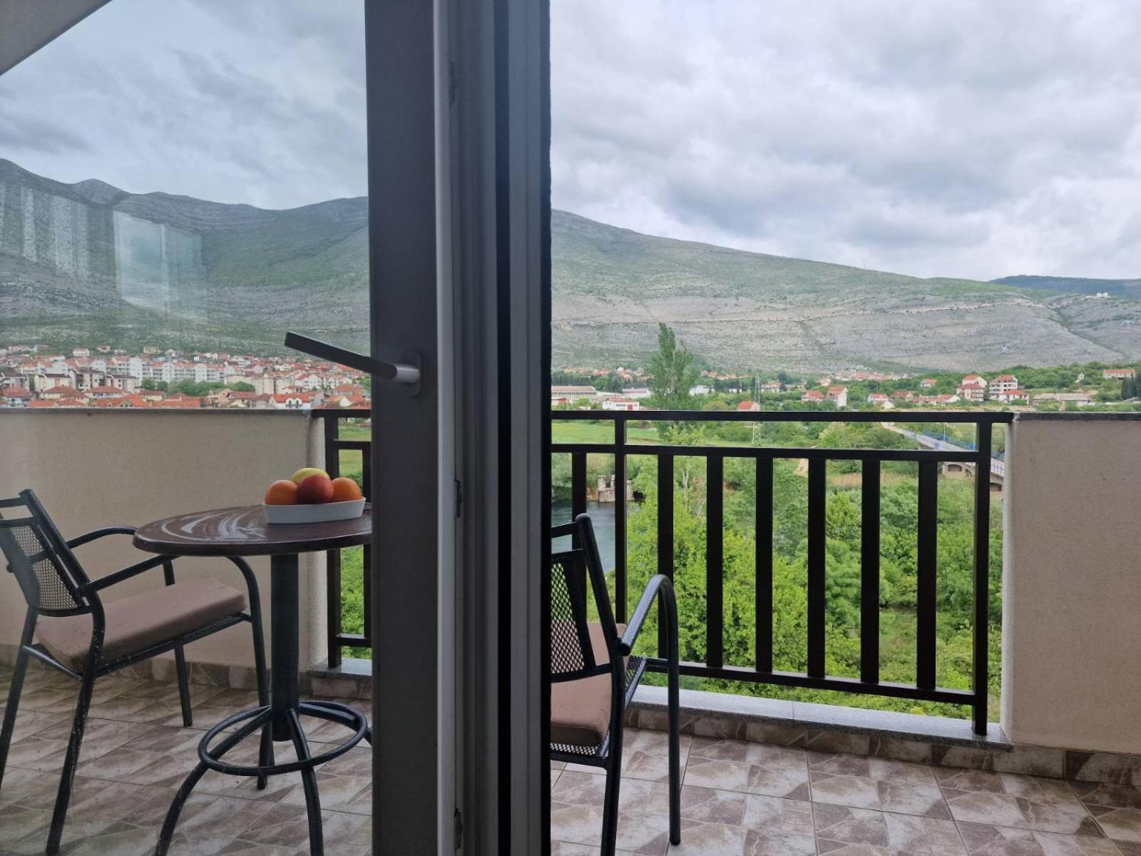 Studio Apartmani Milovic Требинье Экстерьер фото