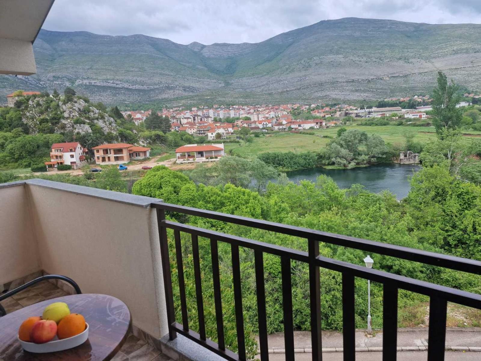 Studio Apartmani Milovic Требинье Экстерьер фото